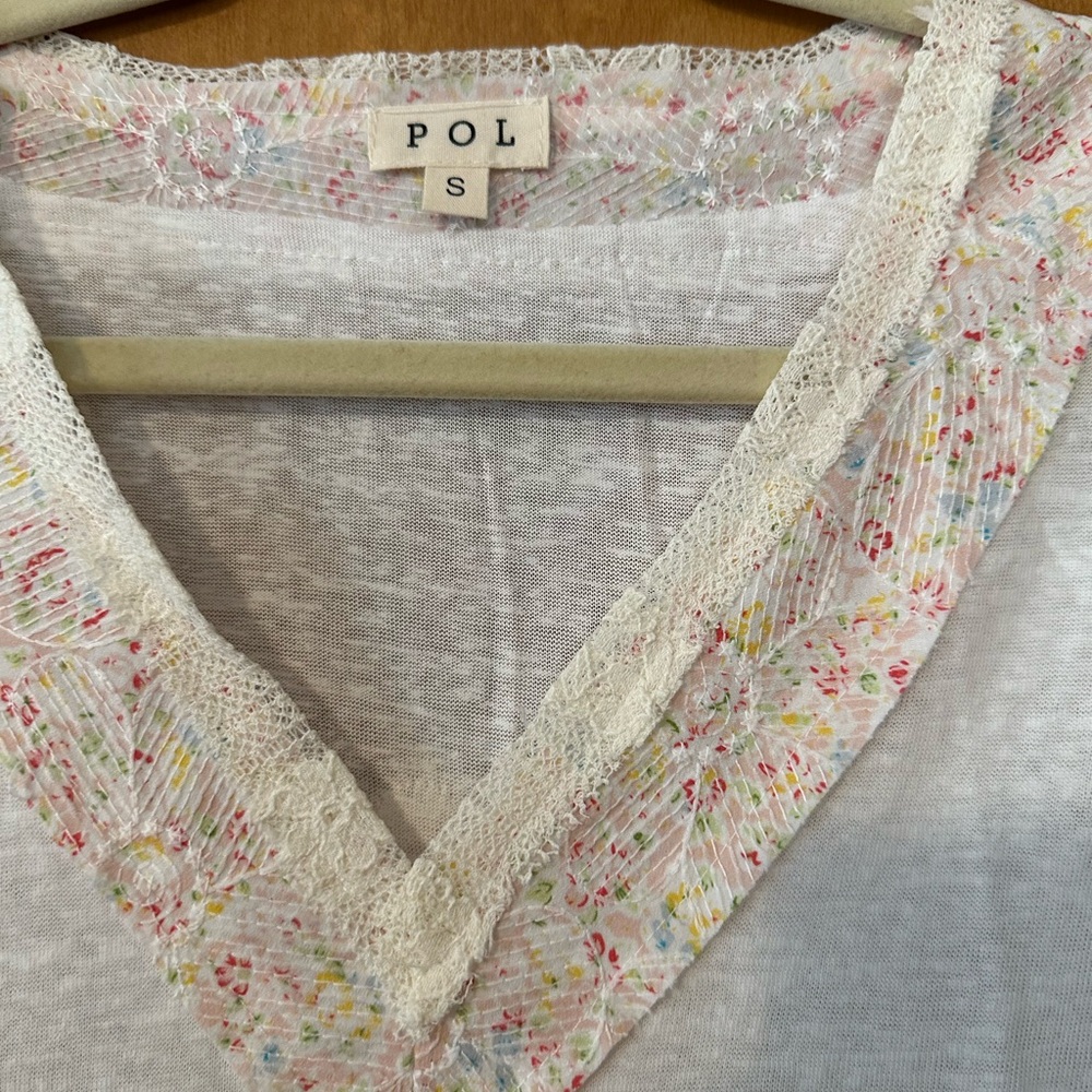 POL White Long Sleeve Top with Floral Detail - Picture 4 of 5
